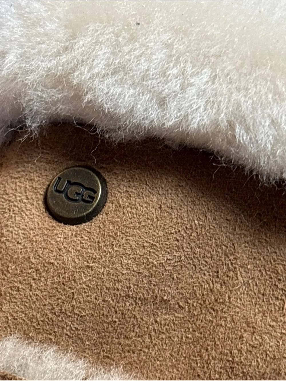 UGG excellent hardly
